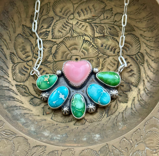 White Water, Verde Valley, Pink Conch 18" Necklace