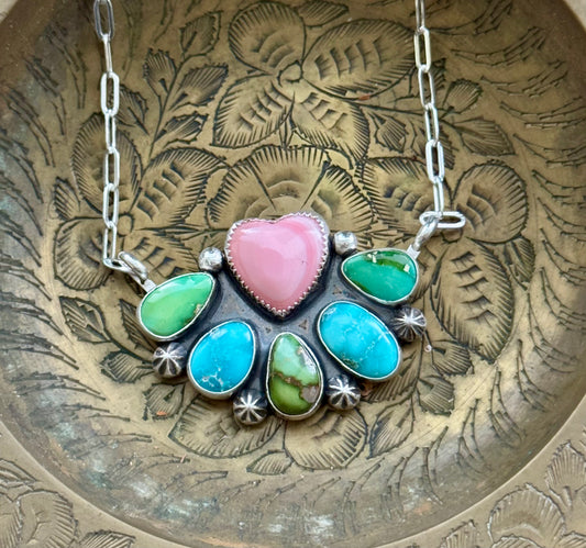 White Water, Verde Valley, Pink Conch Necklace 18"